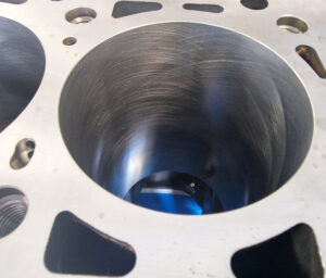 Repasovany blok motora Mercedes 2.2 dci 646