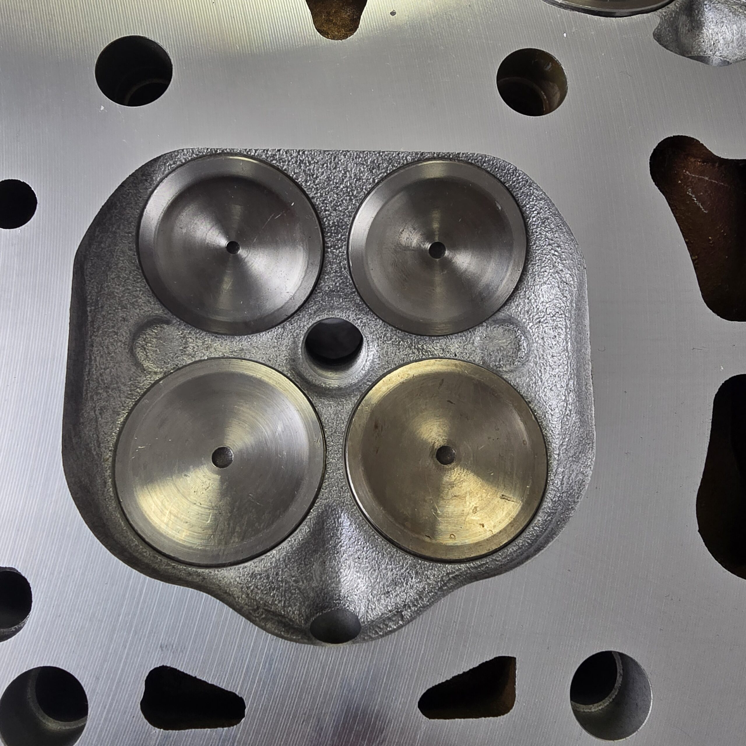 Repasovaná hlava VW ŠKODA AUDI PORSCHE 3.6 03H103373D